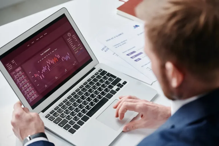 bralad.com vs. Broader Search Trends: Lessons for hosting shoppers