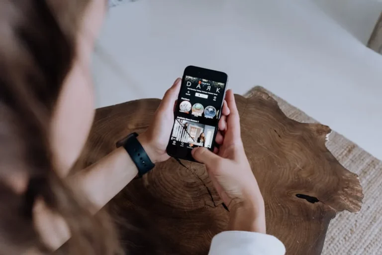 Crackle Review: What It Is, Features, Safety, and Alternatives